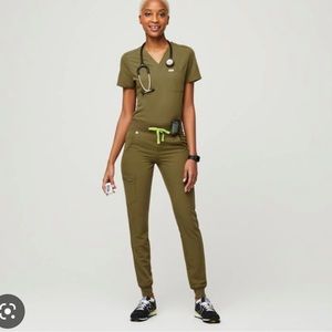 Figs martini olive scrubs